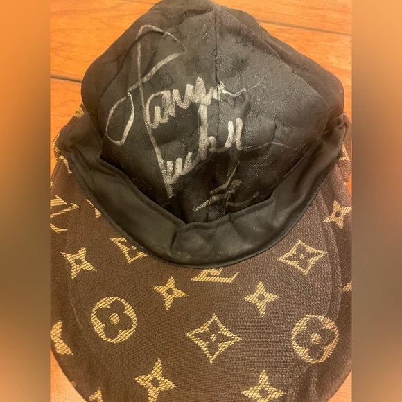 Tanya Tucker signed, Authentic vintage Louis Vuitton hat . 1990s - Picture 2 of 6